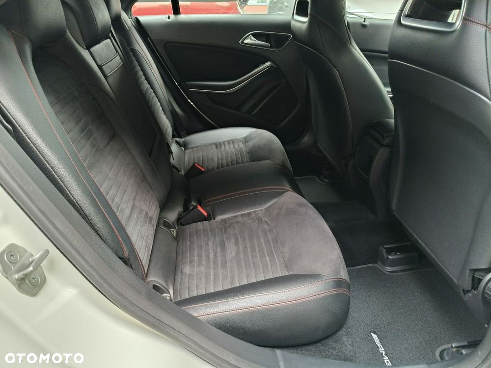 Mercedes-Benz CLA 180 7G-DCT AMG Line - 16