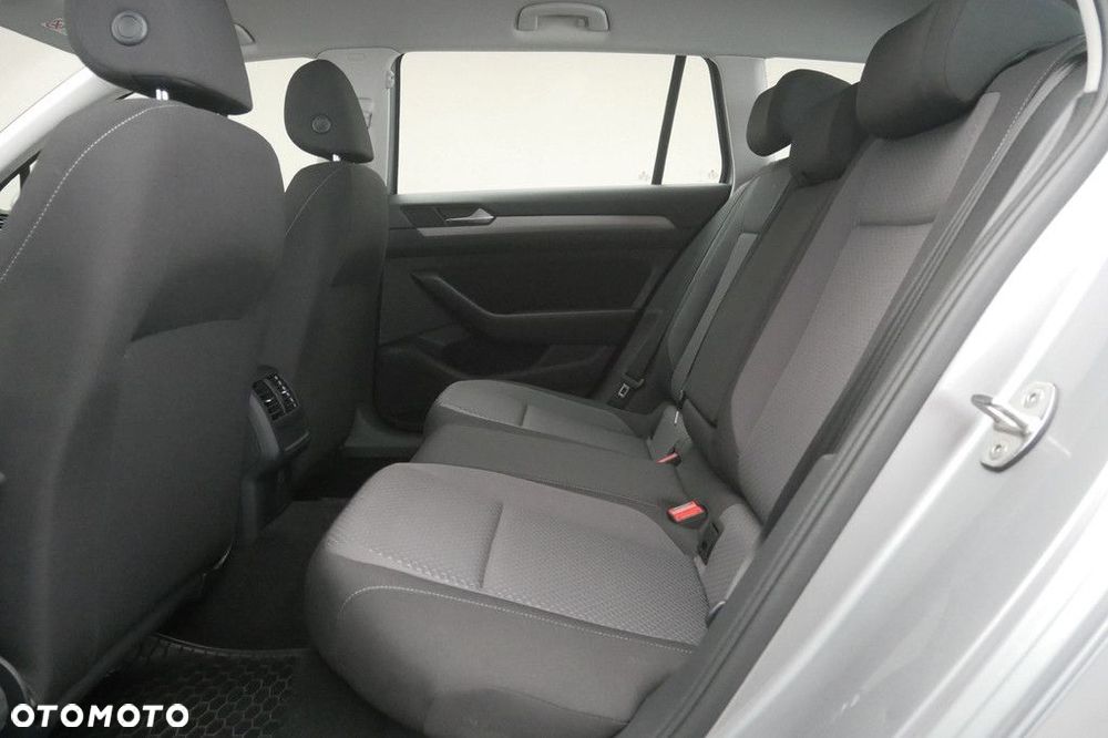 Volkswagen Passat Variant 1.5 TSI EVO Essence DSG - 15