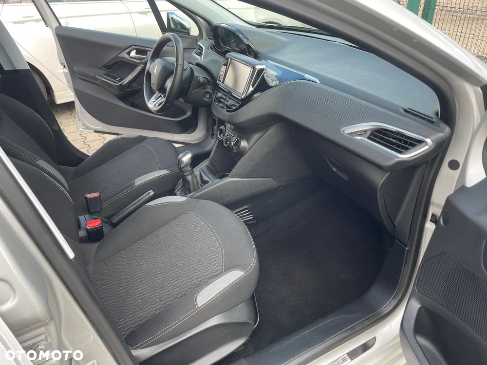 Peugeot 208 1.6 BlueHDi Active S&S - 5