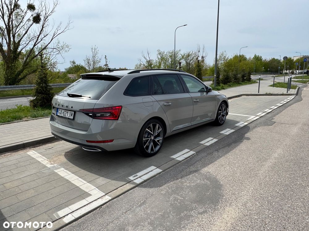 Skoda Superb 2.0 TDI SCR Sportline DSG - 2
