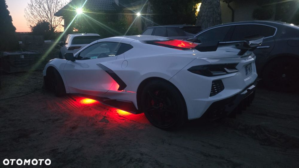 Chevrolet Corvette - 14