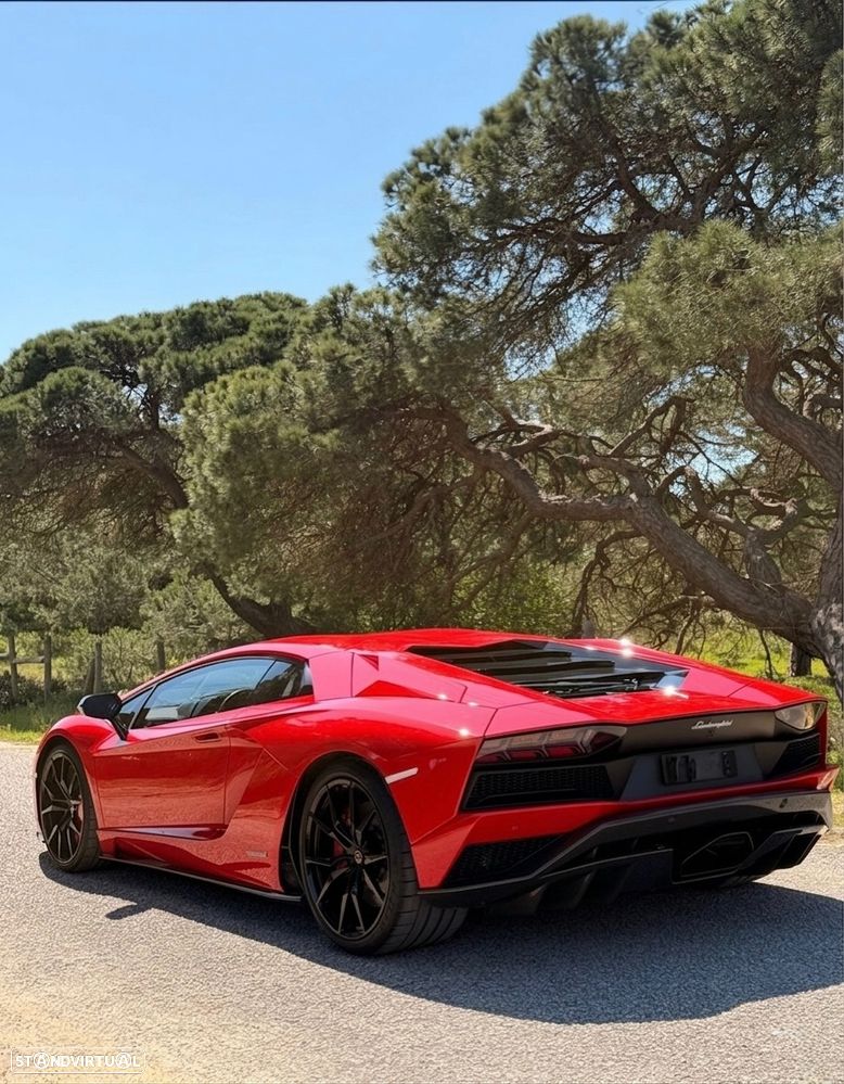 Lamborghini Aventador 6.5 V12 LP740-4 S - 7