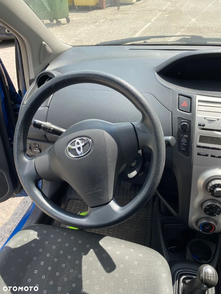 Toyota Yaris 1.0 VVT-i - 7