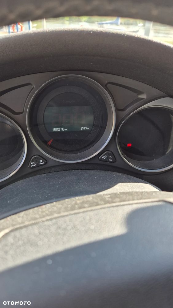 Citroën C4 1.6 e-HDi Selection MCP - 8