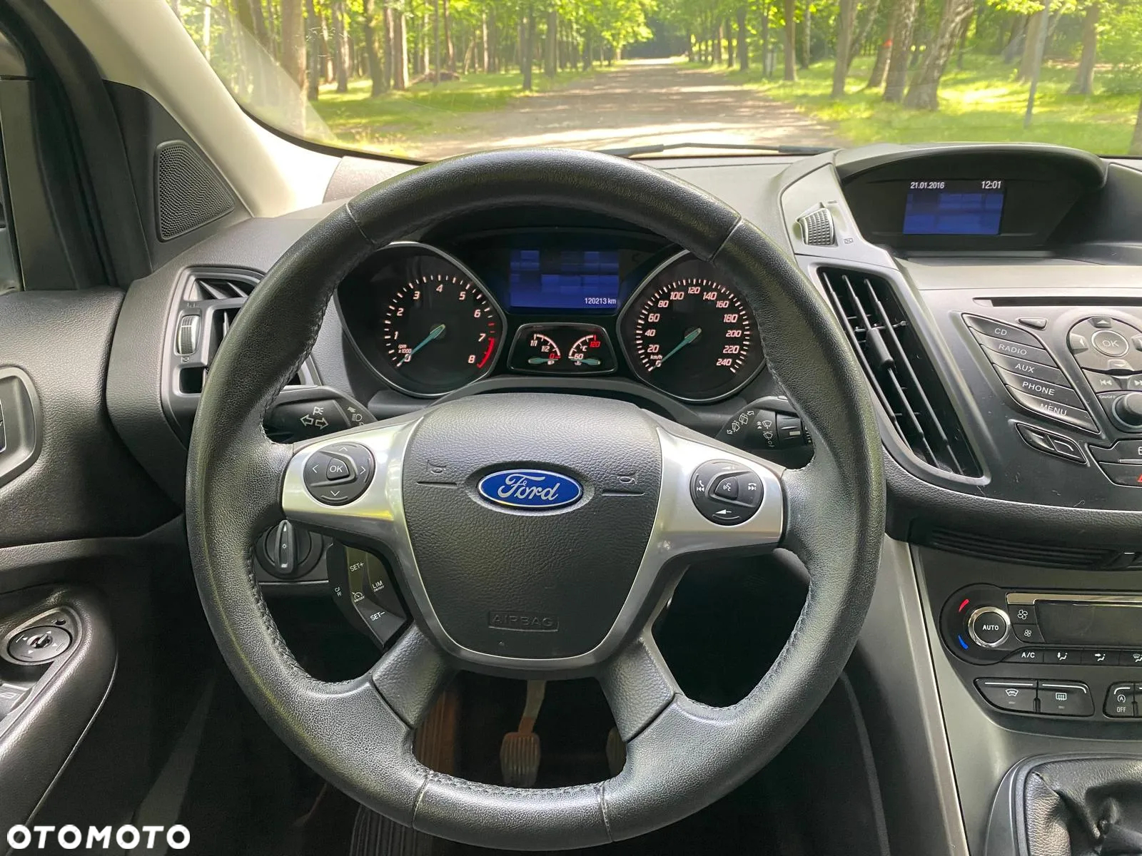 Ford Kuga 1.5 EcoBoost 2x4 Business Edition - 14