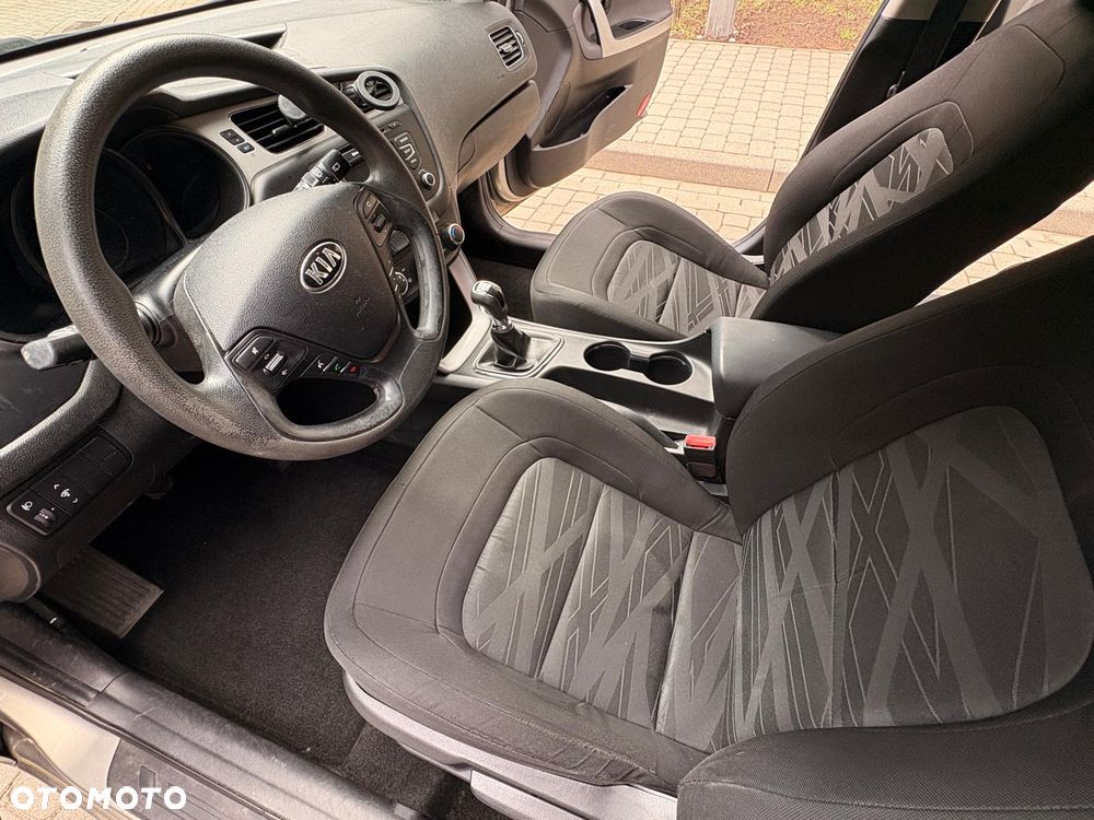 Kia Ceed 1.6 CRDi M - 17