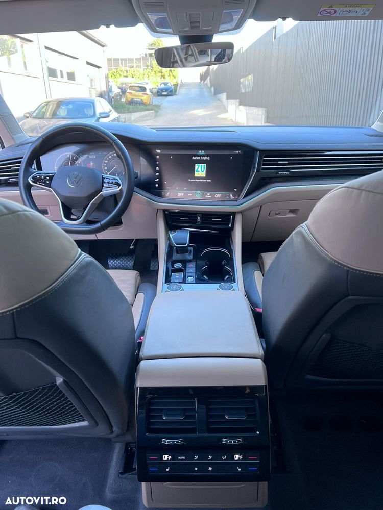 Volkswagen Touareg 3.0 V6 e-Hybrid 4Motion Aut. Elegance - 23