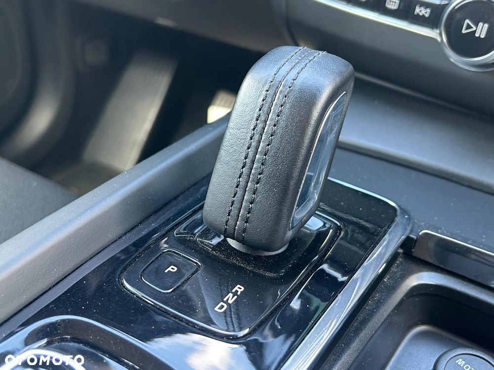 Volvo XC 60 B4 D Momentum Pro - 14