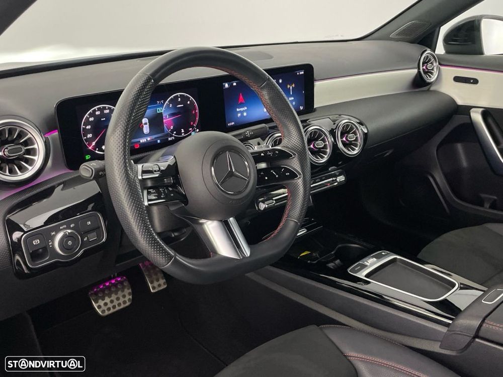 Mercedes-Benz A 180 d Style Aut. — fotografia 16