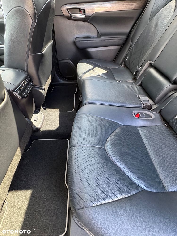 Toyota Highlander 2.5 Hybrid Executive - 11