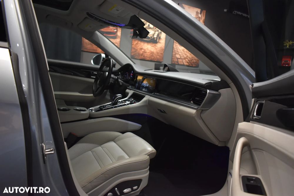 Porsche Panamera 4 - 10