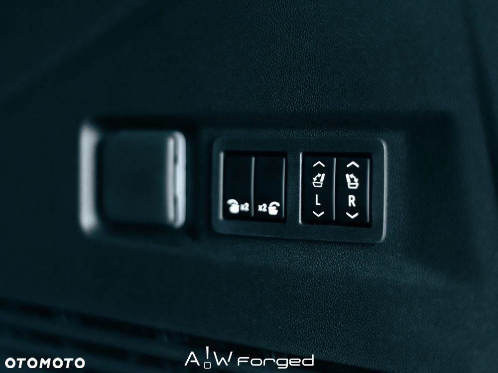 Chevrolet Tahoe - 33