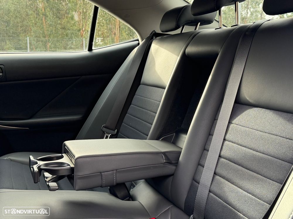 Lexus IS 300H Pack Executive+ - 59