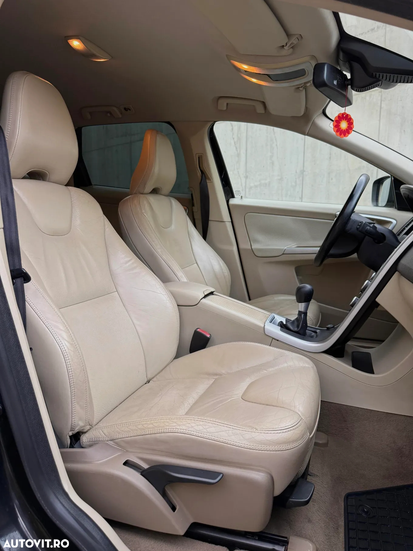 Volvo XC 60 2.4D AWD Kinetic - 13