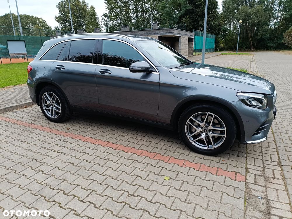 Mercedes-Benz GLC 220 d 4Matic 9G-TRONIC AMG Line - 8