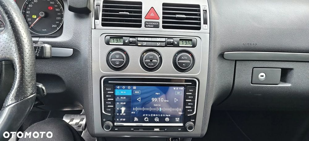 Volkswagen Touran - 8