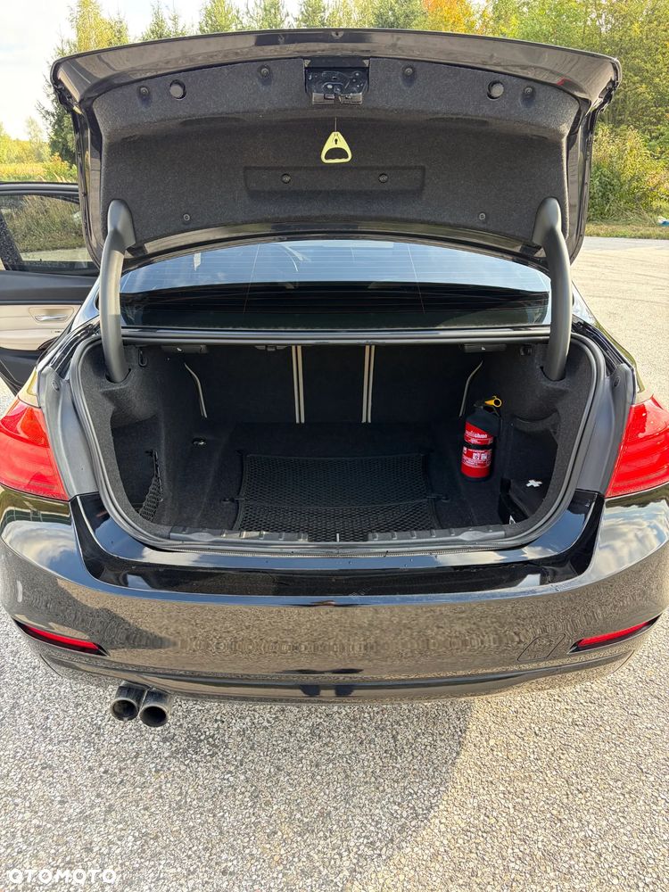 BMW Seria 3 328i Luxury Line - 21