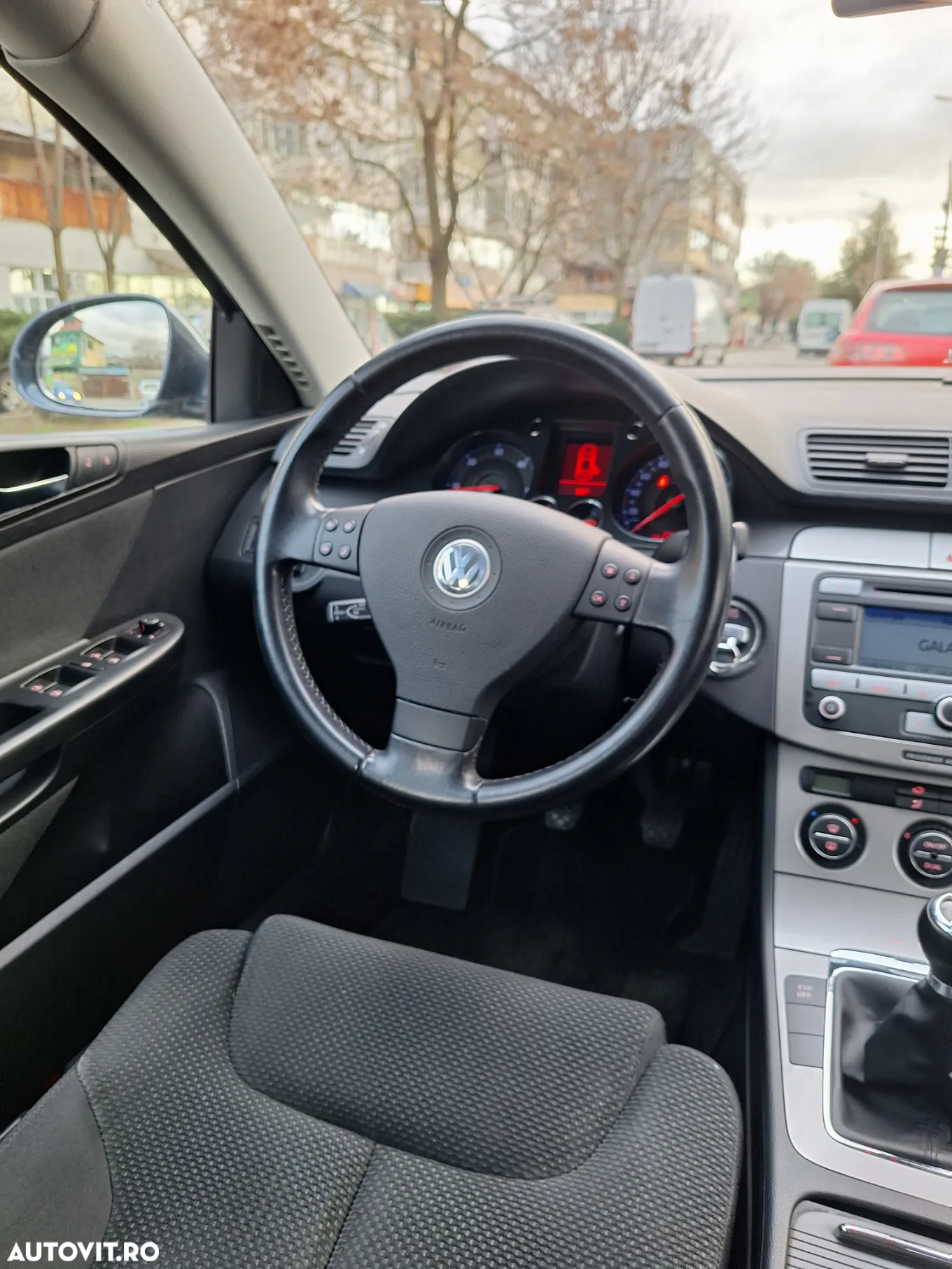 Volkswagen Passat 1.9 TDI DPF Comfortline - 8