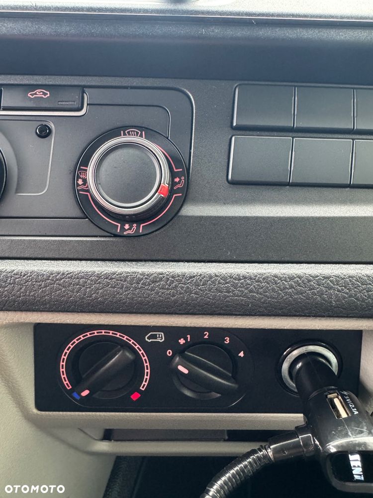 Volkswagen Transporter - 15