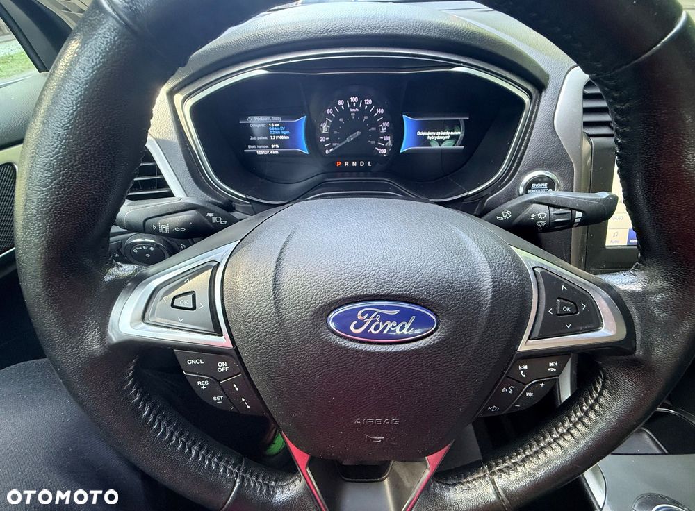 Ford Fusion - 15