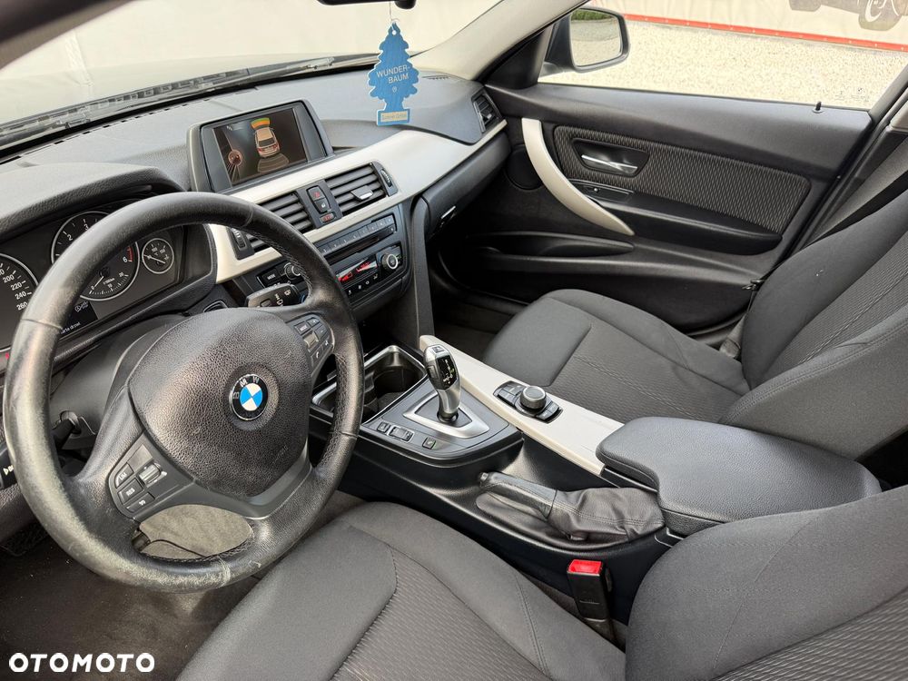 BMW Seria 3 318d Modern Line - 26