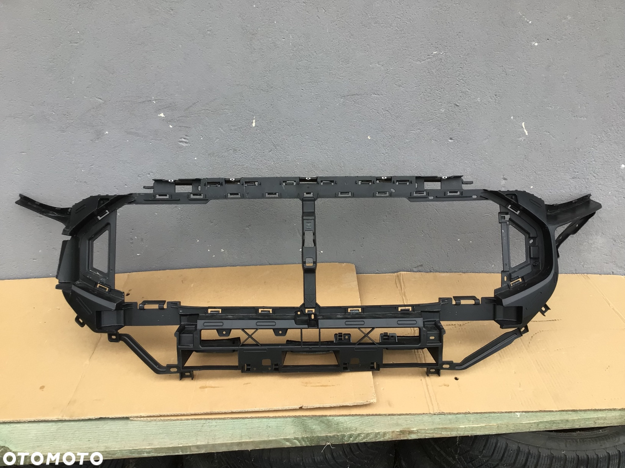 Grill Atrapa Stelaż Ford Transit Custom ll 2 - 4