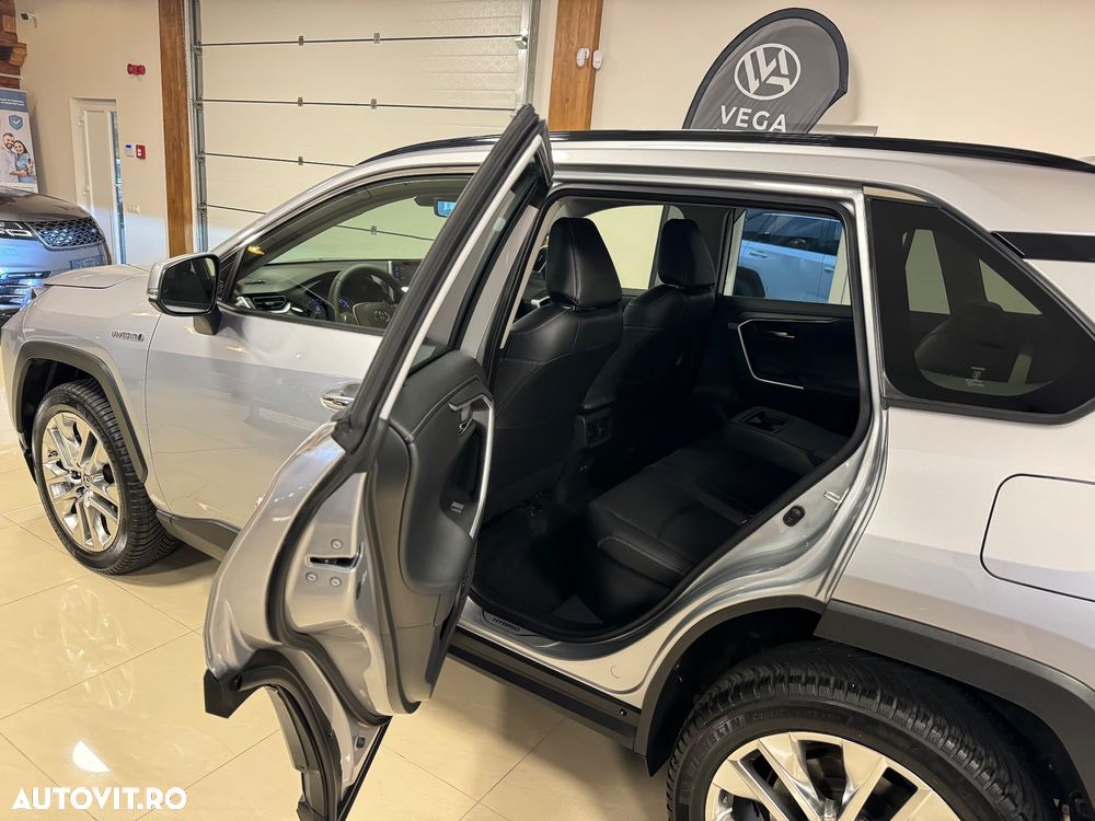 Toyota RAV4 2.5 4x4 Hybrid Team Deutschland - 8