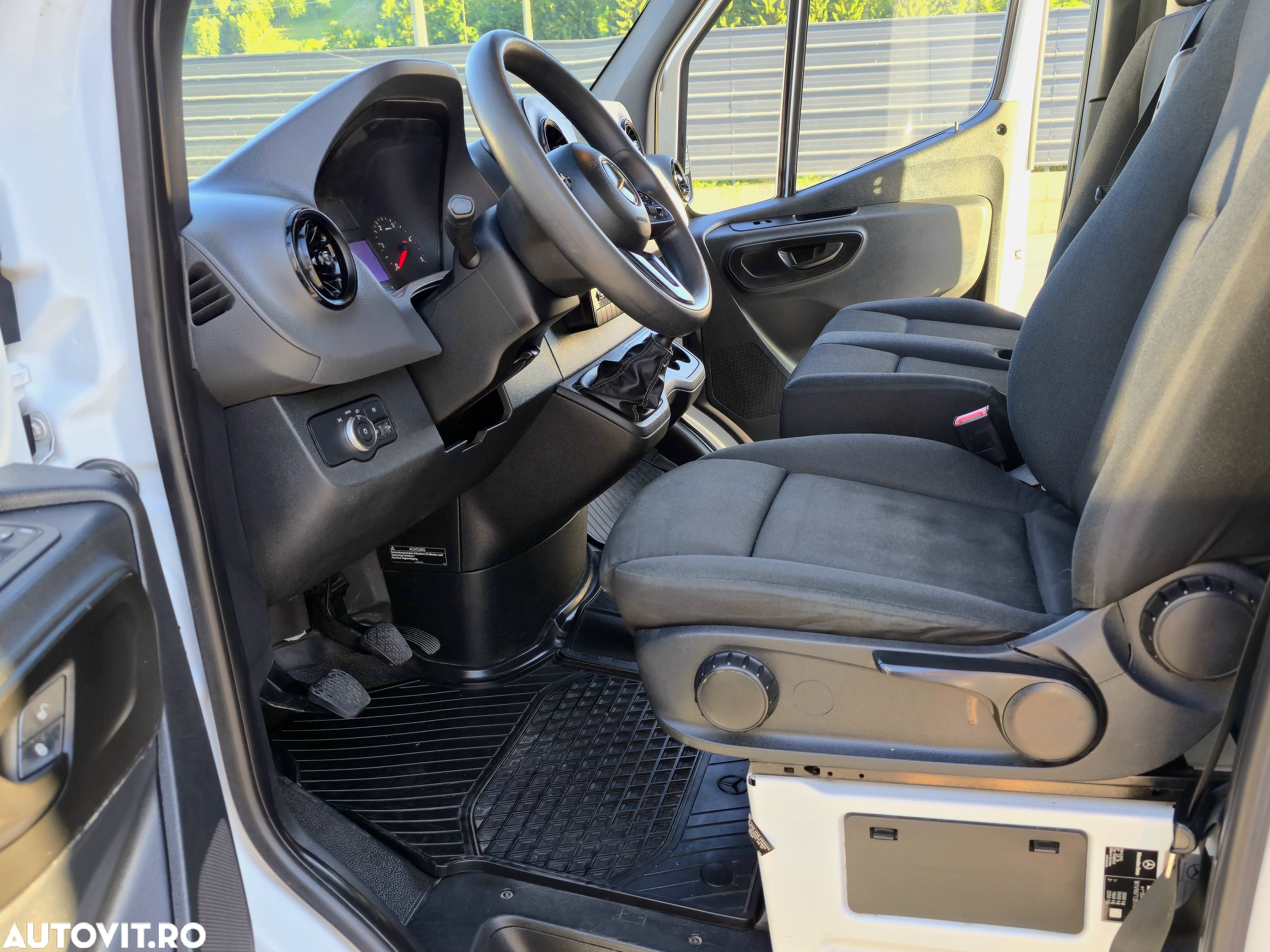 Mercedes-Benz Sprinter - 9