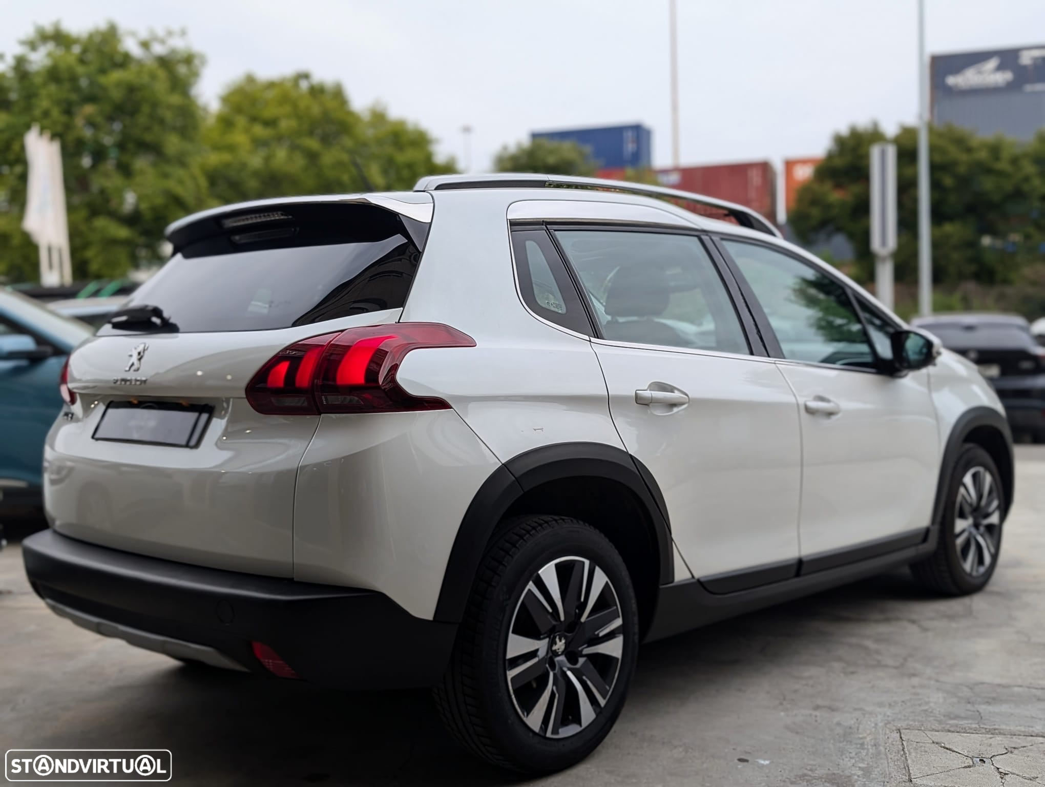 Peugeot 2008 1.5 BlueHDi Allure EAT6 - 7