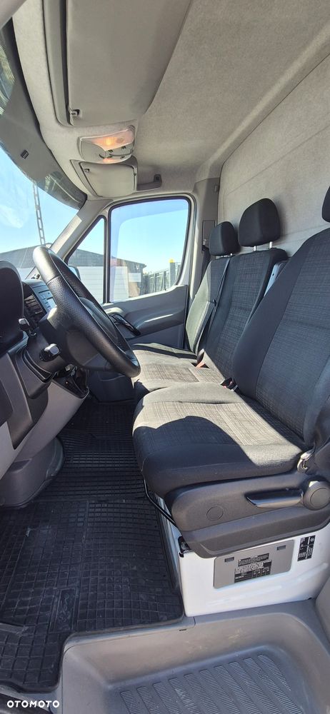 Mercedes-Benz Sprinter - 11