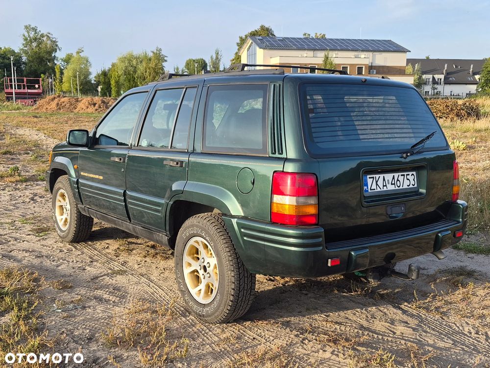 Jeep Grand Cherokee - 12