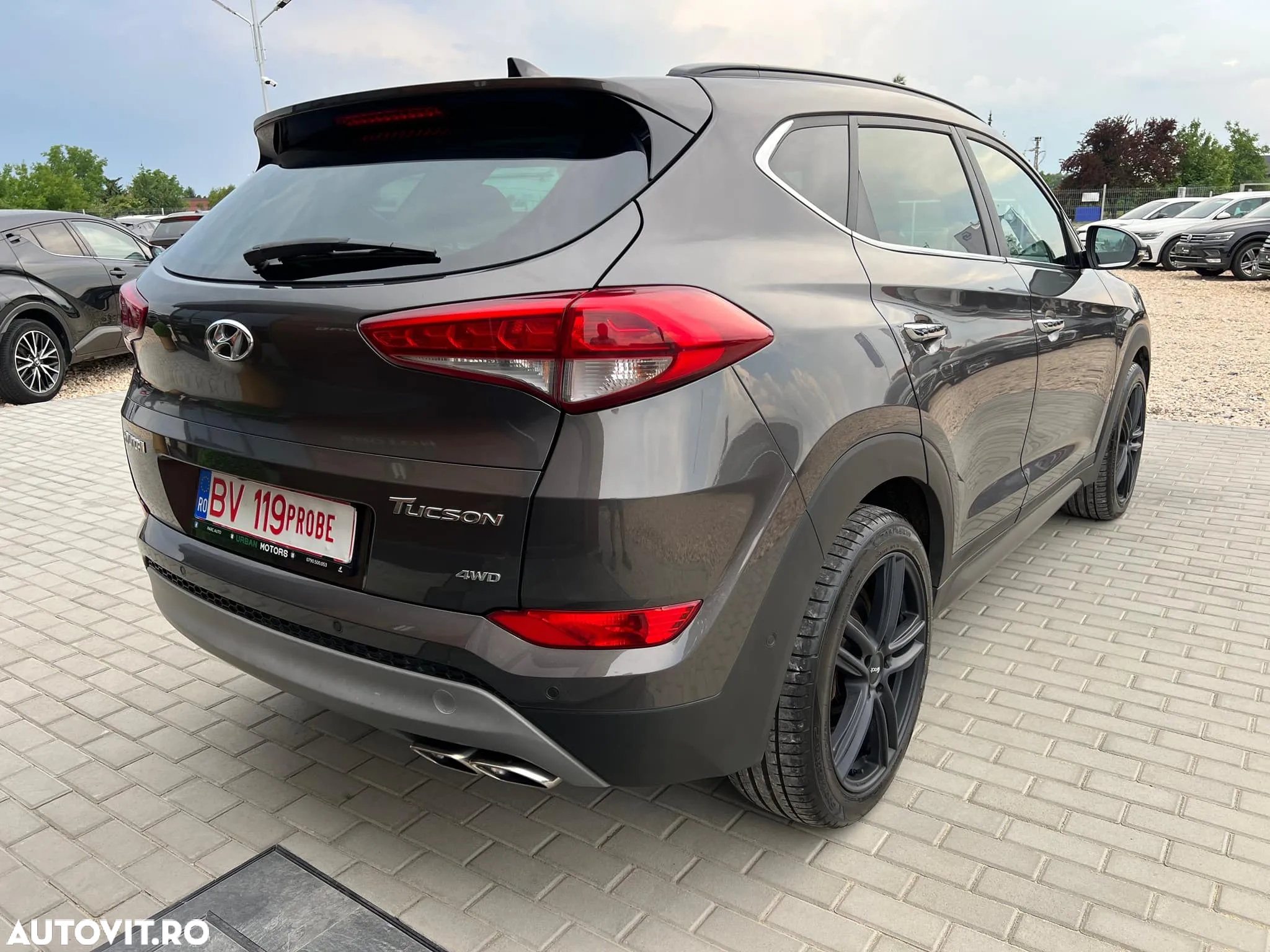 Hyundai Tucson 2.0 CRDI 4WD Automatik Premium - 2
