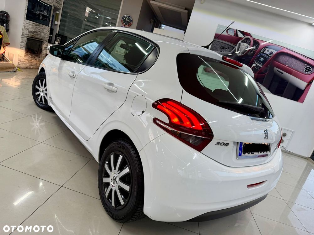 Peugeot 208 - 14