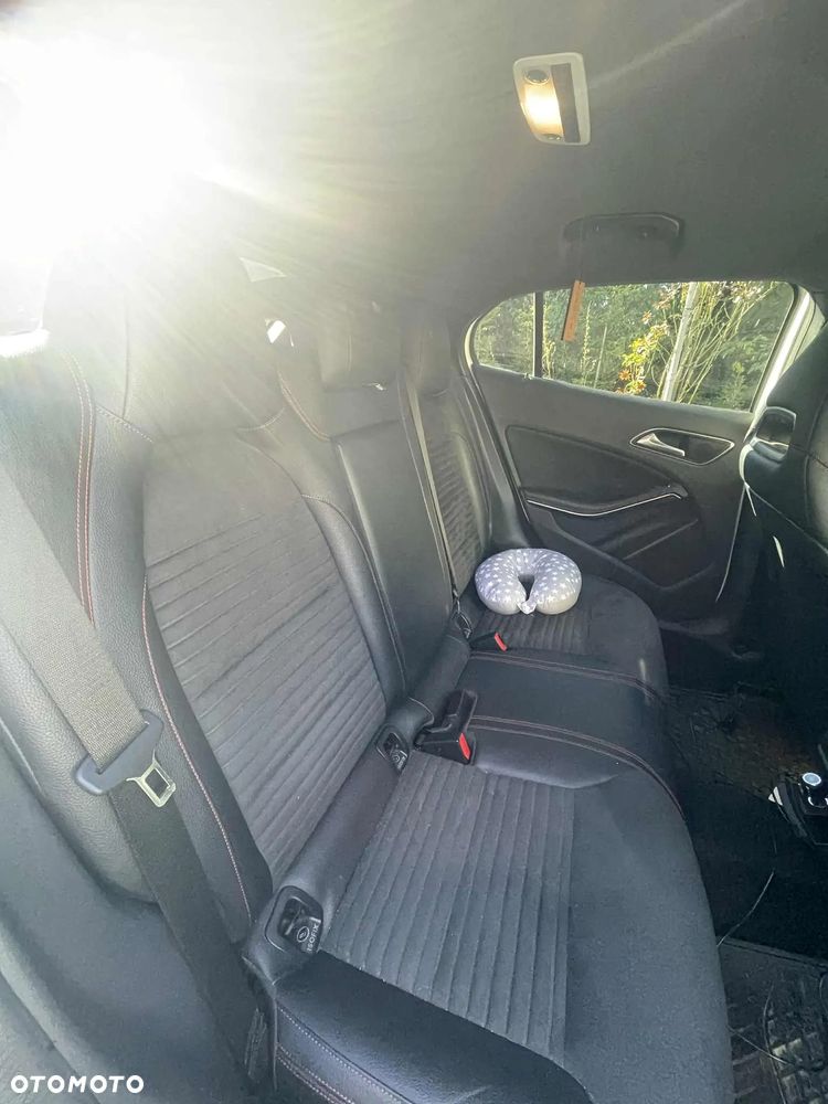 Mercedes-Benz GLA - 11