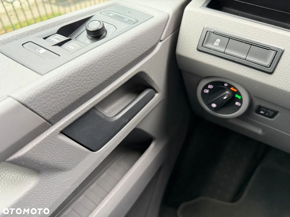 Volkswagen Transporter - 23