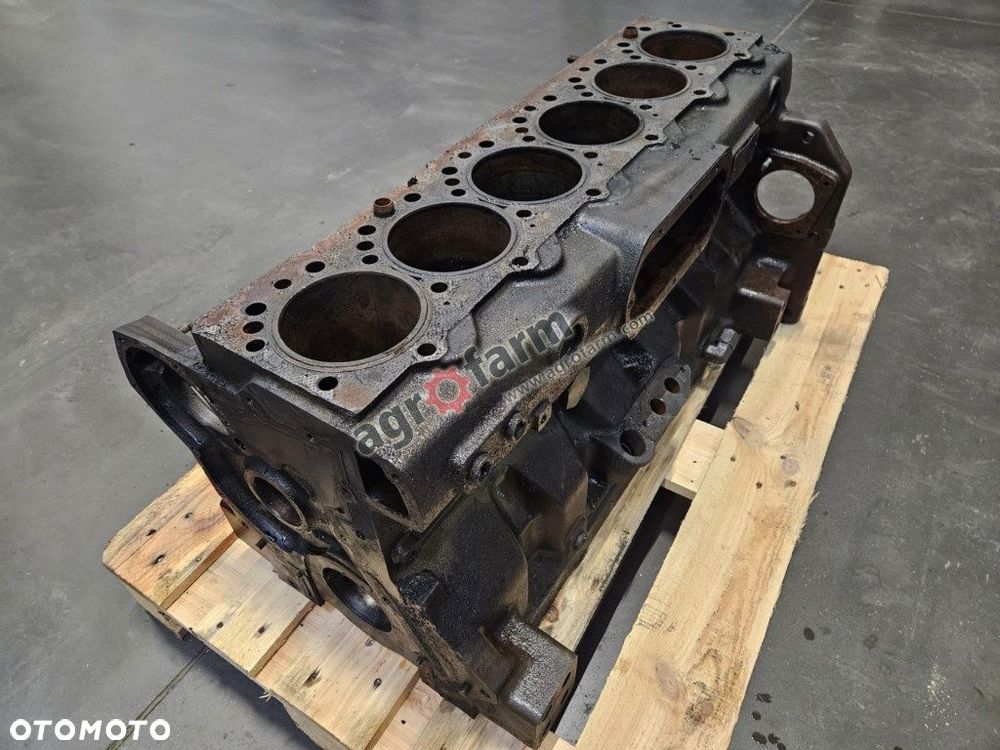 Blok silnika John Deere 8320, 8420, 8320, 8220 - 1