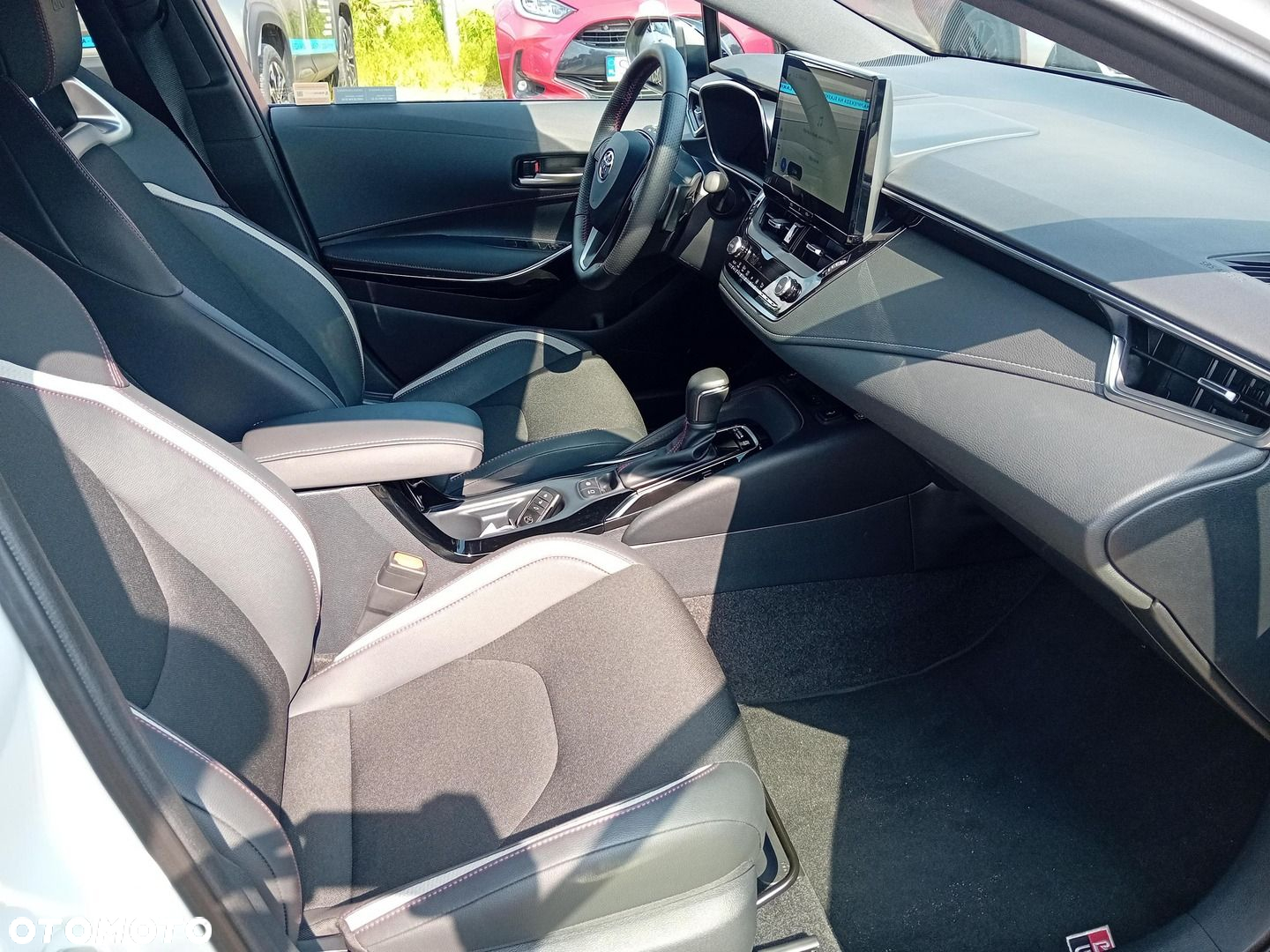 Toyota Corolla 2.0 Hybrid GR Sport - 8