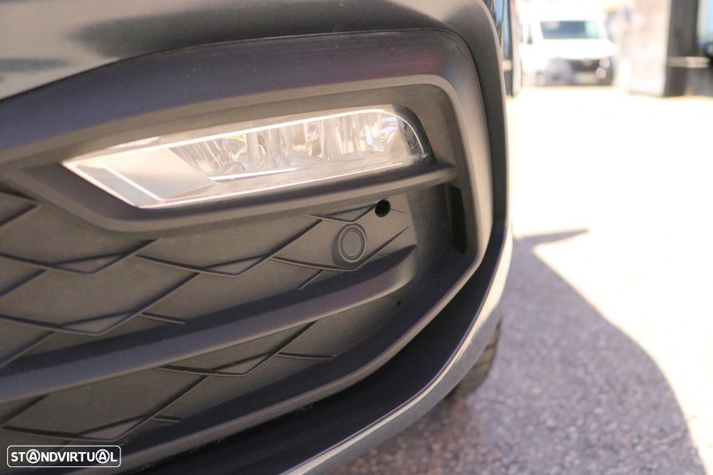 SEAT Leon 1.4 e-Hybrid Xcellence DSG - 17