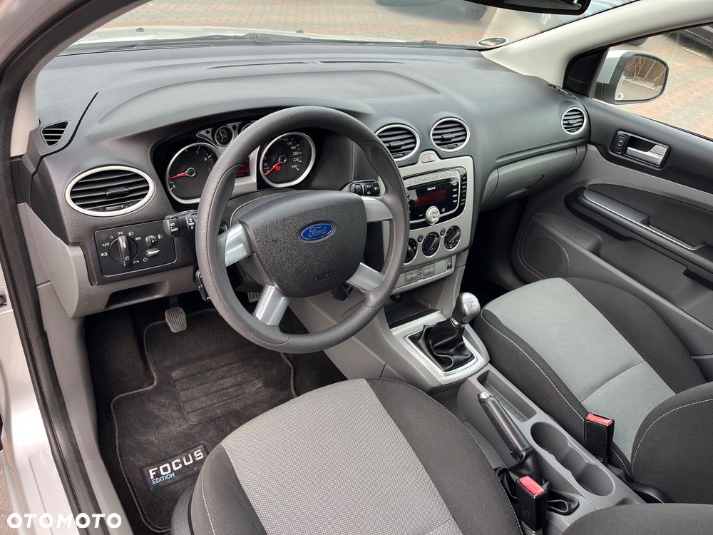 Ford Focus 1.6 Ti-VCT Trend + - 21