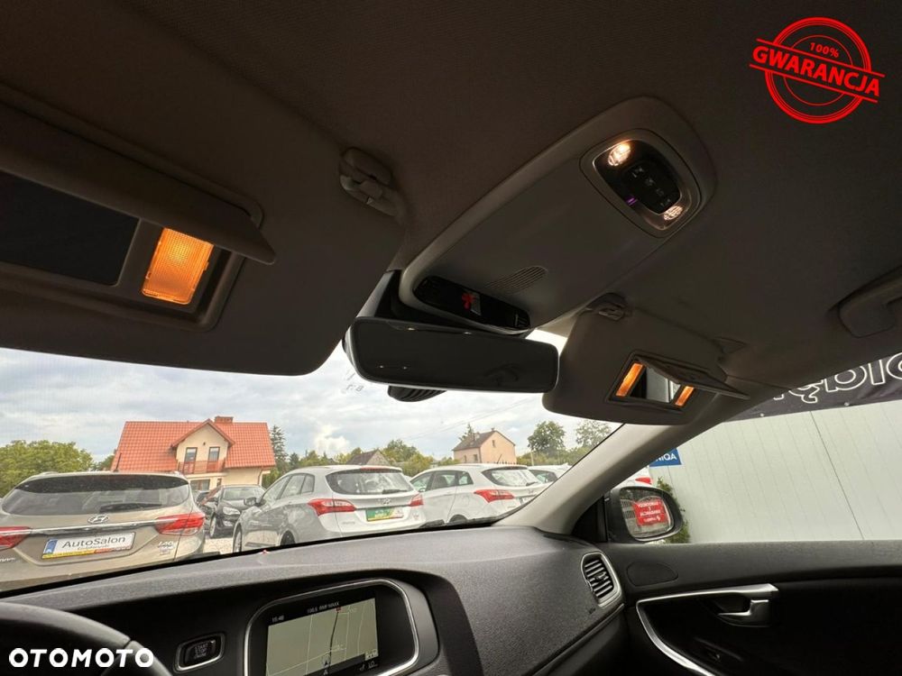 Volvo V40 D2 Drive-E R-Design Kinetic - 25