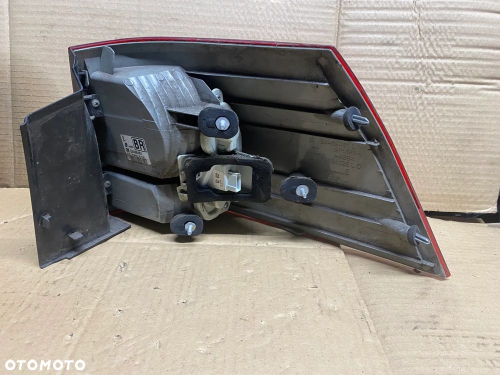 LAMPA TYLNA LEWA OPEL VECTRA C KOMBI  24469461 - 4