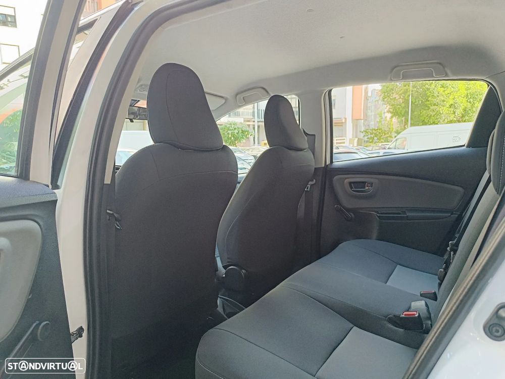Toyota Yaris 1.5 HSD Comfort+P.Techno - 14