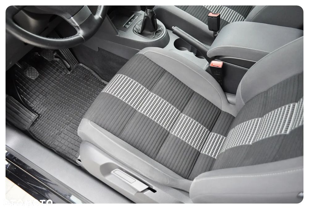 Volkswagen Touran 1.6 United - 23