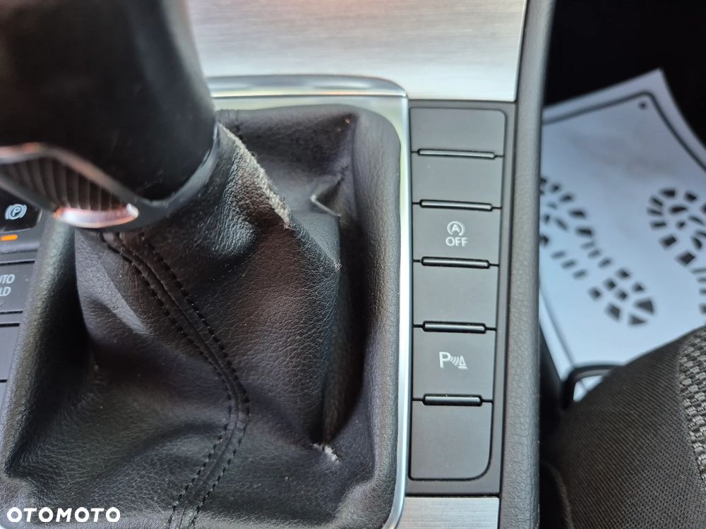 Volkswagen Passat 2.0 TDI Highline - 20