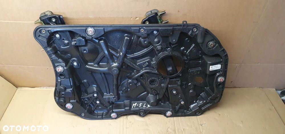 Mechanizm podnośnik szyby lewy przód BMW M5 G30 F90 7360423 - 2
