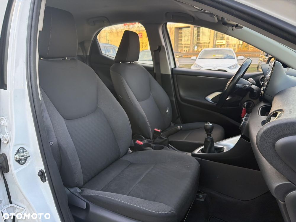 Toyota Yaris - 22