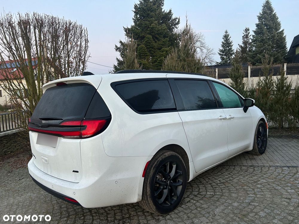 Chrysler Pacifica - 13