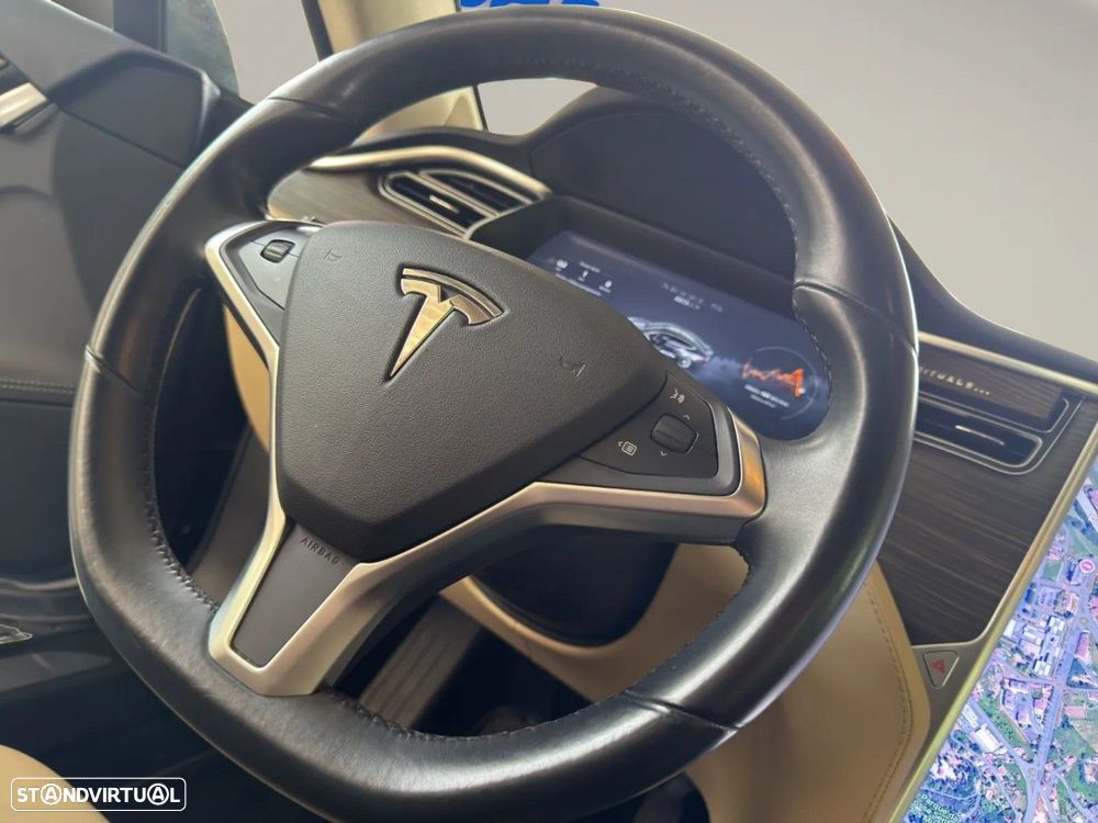 Tesla Model S - 27