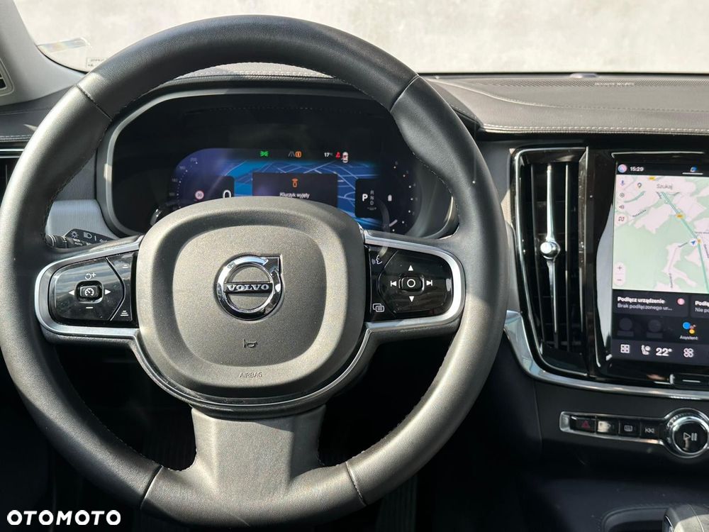 Volvo V90 Cross Country - 36