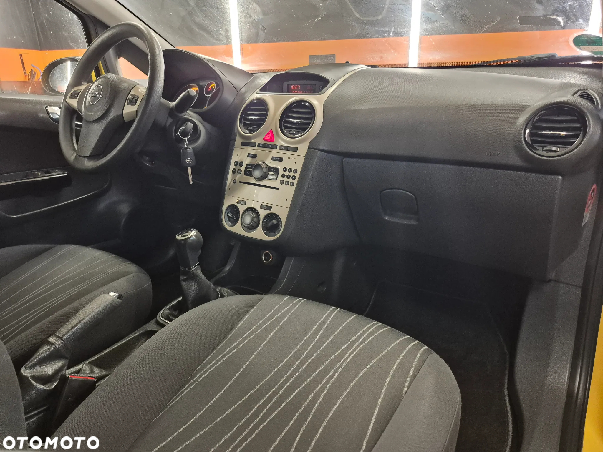Opel Corsa 1.2 16V - 16